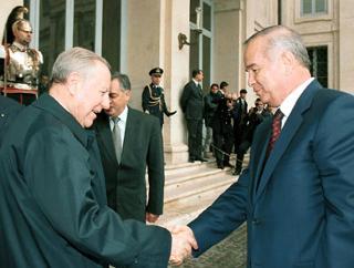 Il Presidente Ciampi accoglie il Presidente della Repubblica dell'Uzbekistan Islam Karimov