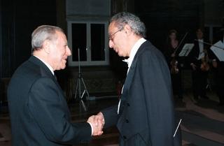 Il Presidente Ciampi saluta il Maestro Claudio Scimone al termine del Concerto de "I Solisti Veneti"