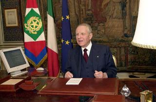 Il Presidente della Repubblica Carlo Azeglio Ciampi rivolge il Messaggio di fine anno agli Italiani