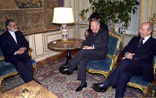 Il Presidente Ciampi, con a fianco il Ministro degli Affari Esteri Lamberto Dini, durante i colloqui al Quirinale con il Ministro degli Affari Esteri della Repubblica Islamica dell'Iran Kamal Kharrazi