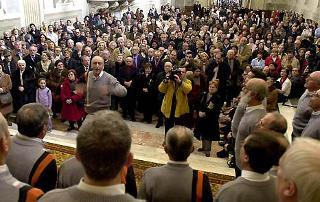 Un momento del concerto del Coro dell'Associazione Nazionale degli Alpini diretto dal M° Guido Podestà, svoltosi presso la Cappella Paolina del Palazzo del Quirinale