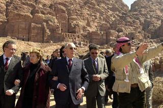 Il Presidente Ciampi con la moglie Franca e il Consigliere per la Stampa e l'Informazione Paolo Peluffo visita la città di Petra