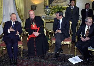 Il Presidente Ciampi insieme al Cardinal Sodano, il Presidente del Senato Mancino e il Presidente del Consiglio Amato