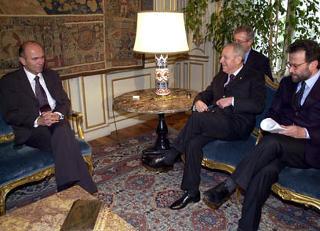 Il Presidente Ciampi, con a fianco il Sottosegretario agli Esteri Umberto Ranieri, durante i colloqui con il Primo Ministro della Repubblica di Slovenia Janez Drnovsek