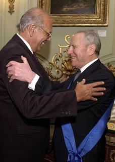 Il Presidente Ciampi dopo essere stato insignito della più alta onorificenza dello Stato Orientale dell'Uruguay da parte del Presidente della Repubblica Jorge Batlle