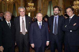 Il Presidente Ciampi con (da sinistra) Gian Luigi Rondi, Marco Tullio Giordana, Nanni Moretti e Gabriele Muccino