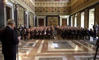 Il Presidente Ciampi rivolge il suo saluto ai nuovi Maestri del Lavoro del Lazio e dell'Umbria, durante la cerimonia di consegna delle Stelle al Merito del Lavoro