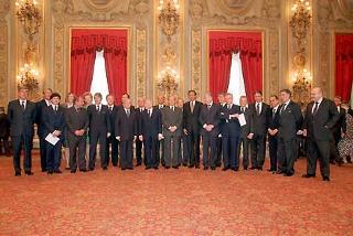 Il Presidente Ciampi e il Presidente del Consiglio Silvio Berlusconi con i neo Ministri