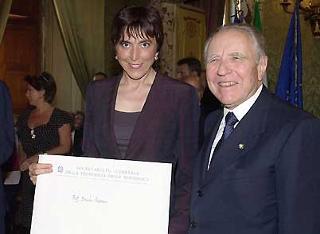 Consegnato all'Accademia dei Lincei, da Ciampi, a Daniela Pietrobon il premio Presidente della Repubblica