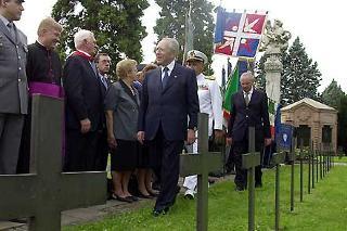 Il Presidente Ciampi visita il Cimitero Austro-Ungarico dopo aver deposto una corona d'alloro al Monumento dei Caduti