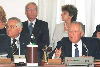 Il Presidente Ciampi insieme al Vice Presidente Giovanni Verde durante la riunione al CSM per l'elezione del nuovo Presidente della Corte Suprema di Cassazione