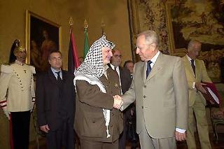 Il Presidente Ciampi con il Presidente dell'Autorità Nazionale Palestinese Yasser Arafat