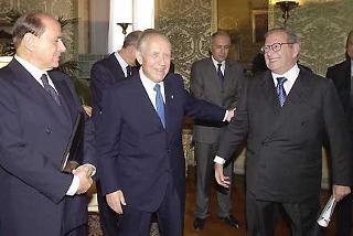 Il Presidente Ciampi con il Presidente del Consiglio Silvio Berlusconi e il neo Presidente del Consiglio di Stato Alberto de Roberto