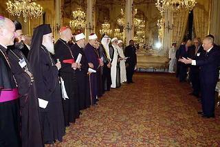 Il Presidente Ciampi insieme alle Personalità partecipanti all'incontro Cattolico-Islamico, promosso dalla Comunità di Sant'Egidio
