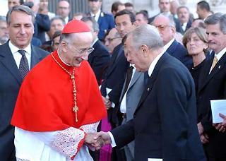 Il Presidente Ciampi con S.E. Rev.ma il Cardinale Camillo Ruini, al termine della cerimonia di commemorazione delle vittime degli attentati terroristici dell'11 settembre 2001 negli Stati Uniti d'America