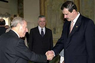 Il Presidente Ciampi con il Presidente degli Stati Uniti Messicani Vincente Fox Quesada al termine dei colloqui al Quirinale