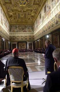 Il Presidente Ciampi rivolge il suo saluto ai partecipanti della X Assemblea Generale Ordinaria del Sinodo dei Vescovi
