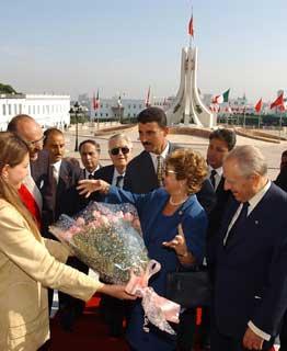 Il Presidente Ciampi, con la moglie Franca, al suo arrivo al Municipio dove ha ricevuto le chiavi della città