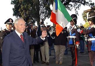 Il Presidente Ciampi, al Complesso Monumentale, in occasione del Giorno dell'Unità Nazionale e Festa delle Forze Armate
