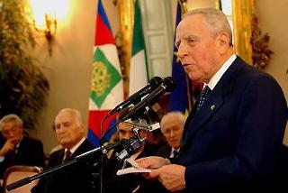 Il Presidente Ciampi durante il suo intervento alle Autorità Istituzionali. Politiche, Civili, Militari e ai Sindaci della Provincia di Novara