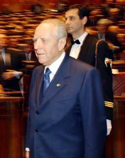 Il Presidente Ciampi al suo arrivo nell'Aula di Montecitorio in occasione della manifestazione &quot;Per l'avvenire dell'Europa&quot;