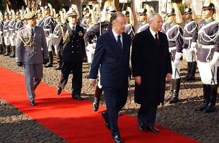 Il Presidente Ciampi con il Presidente della Repubblica Portoghese Josè Sampaio durante la cerimonia di benvenuto