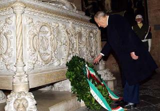 Il Presidente Ciampi rende omaggio al Monumento di Luis Vaz de Camoes, nella Chiesa dei Frati di San Girolamo