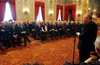 Il Presidente Ciampi rivolge il suo saluto ai Prefetti della Repubblica, in occasione dell'incontro al Quirinale