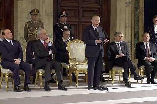 Il Presidente Ciampi durante il suo intervento, in occasione dello scambio di Auguri, al Quirinale, con le Magistrature della Repubblica