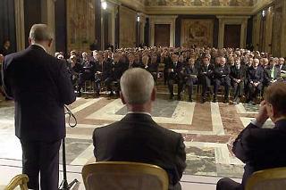 Il Presidente Ciampi durante il suo intervento, in occasione dello scambio di Auguri al Quirinale con le Magistrature della Repubblica