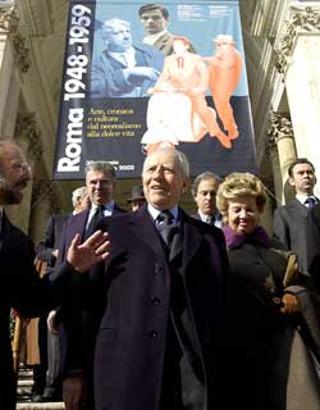 Il Presidente Ciampi, in compagnia della moglie Franca, lascia il Palazzo delle Esposizioni, dopo aver visitato la Mostra "Roma 1948-1959. Arte, cronaca e cultura dal Neorealismo alla Dolce Vita"
