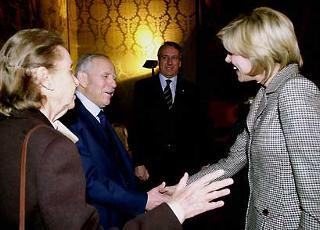 Il Presidente Ciampi con a fianco Giulia Maria Mozzoni, Presidente del FAI, saluta Lynn Forester de Rothschild, Presidente della Fondazione americana &quot;Friends of FAI&quot;