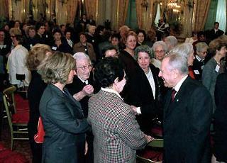 Il Presidente Ciampi con le partecipanti all'Assemblea Generale dell'Associazione Donne Ebree d'Italia