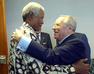 Il cordiale incontro del Presidente Ciampi con l'ex Presidente Sudafricano Nelson Mandela