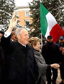 Il Presidente Ciampi insieme alla moglie Franca al suo arrivo al Convitto Nazionale Mario Pagano