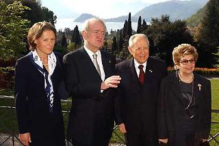 I Presidenti della Repubblica Rau e Ciampi con le rispettive Consorti a Villa Vigoni, sul lago di Como, al termine della visita in Italia