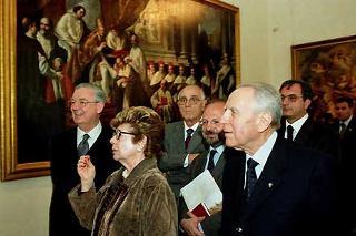 Il Presidente Ciampi con la moglie Franca ed il Segretario generale del Quirinale Gaetano Gifuni, visita la mostra di Palazzo Braschi