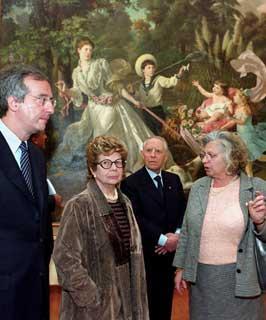 Il Presidente Ciampi con la moglie Franca, il Sindaco di Roma Walter Veltroni ed Maria Elisa Tittoni, Direttrice del Museo di Roma, davanti ad un ritratto della Principessa Brancaccio