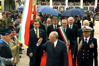 Il Presidente Ciampi al suo arrivo in piazza della Libertà
