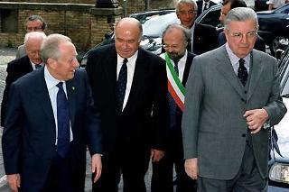Il Presidente Ciampi con l'On. Valerio Zanone, Presidente della Fondazione Luigi Einaudi, Gianni Borgna, Assessore alle Politiche Culturali del Comune di Roma e Gaetano Gifuni Segretario generale del Quirinale al Convegno di Studi nel 50° Anniversario della morte di Benedetto Croce