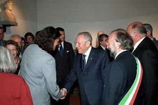 Il Presidente Ciampi saluta gli oratori della cerimonia poco prima del Convegno di Studi nel 50° Anniversario della morte di Benedetto Croce