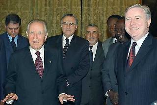 Il Presidente Ciampi con Pat Cox, Presidente del Parlamento Europeo alla cerimonia inaugurale della Giornata parlamentare Italia- Africa a Montecitorio