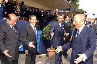 Il Presidente Ciampi al suo arrivo a via dei Fori Imperiali, in occasione della Parata Militare, viene accolto dal Presidente del Consiglio Silvio Berlusconi e dal Presidente della Corte costituzionale Cesare Ruperto