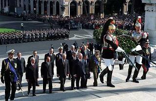 Il Presidente Ciampi poco prima la deposizione di una corona d'alloro all'Altare della Patria