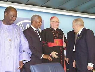 Il Presidente Ciampi con il Segretario di Stato del Vaticano Cardinale Angelo Sodano, il Segretario generale dell'ONU Kofi Annan ed il Direttore generale della FAO Jacques Diouf, al termine della cerimonia inaugurale del Vertice Mondiale sull'Alimentazione promossa dalla FAO
