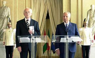 Il Presidente Ciampi con Ferenc Madl, Presidente della Repubblica di Ungheria, durante le dichiarazioni alla stampa