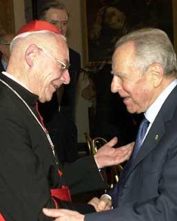 Il Presidente Ciampi con il Cardinale Paul Poupard, Presidente del Pontificio Consiglio della Cultura, al termine del Convegno Europeo di Studio &quot;Verso una Costituzione Europea?&quot;