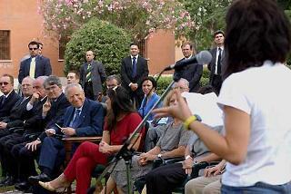 Il Presidente Ciampi, in visita all'Istituto Penale Minorile di &quot;Casal del Marmo&quot; ascolta l'indirizzo di saluto di una giovane detenuta