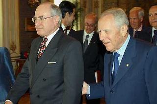 Il Presidente Ciampi accoglie John Howard, Primo Ministro di Australia, al suo arrivo al Quirinale
