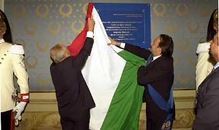 Il Presidente Ciampi scopre una Targa commemorativa dedicata al Prof. Augusto Mancini nella Sala Accademia di Palazzo Ducale